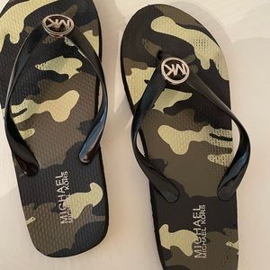 MK flip flops